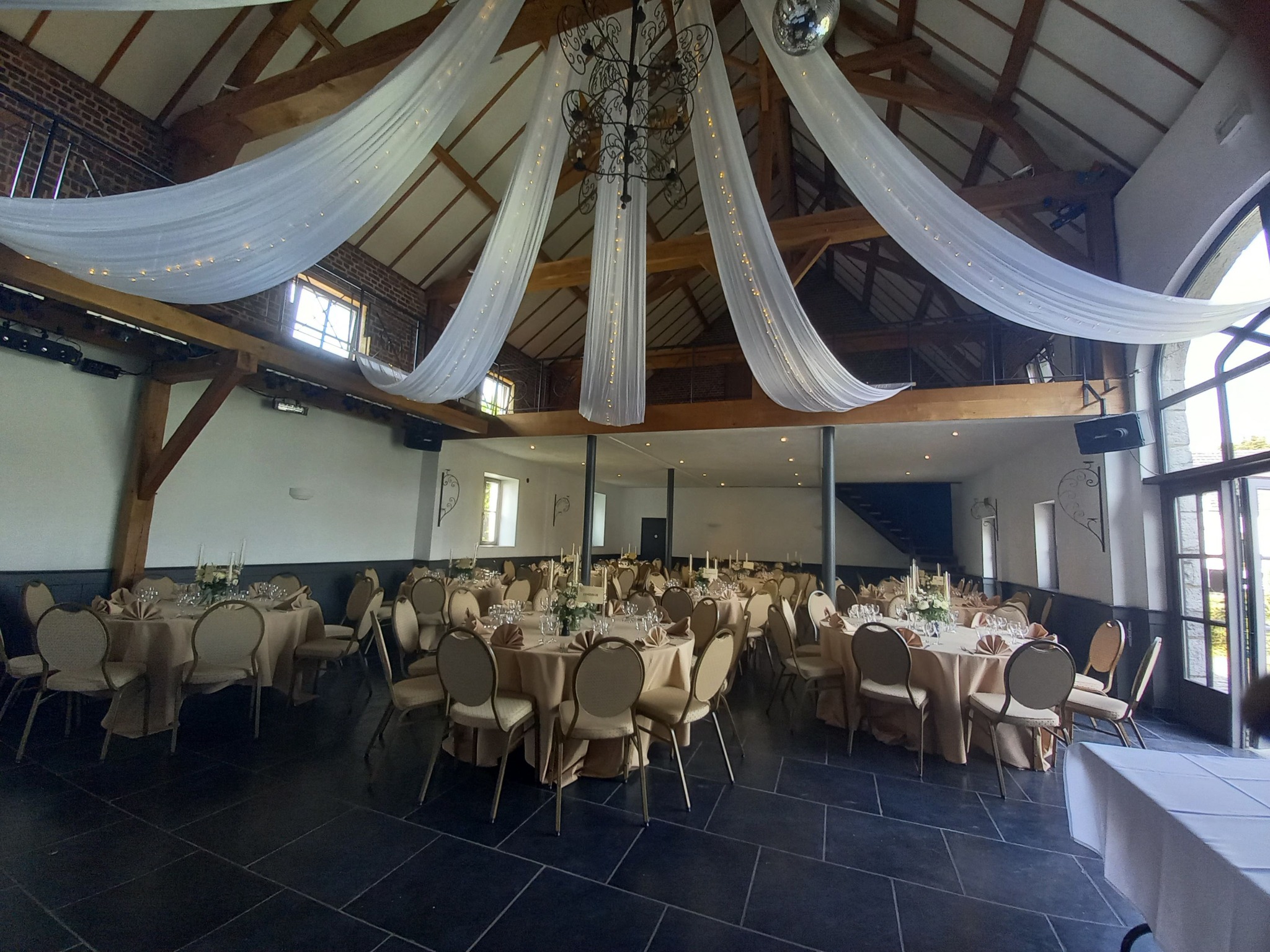 SALLE-MARIAGE-A-REBECSQ-FERME-DU-GRAND-SPINOIS-